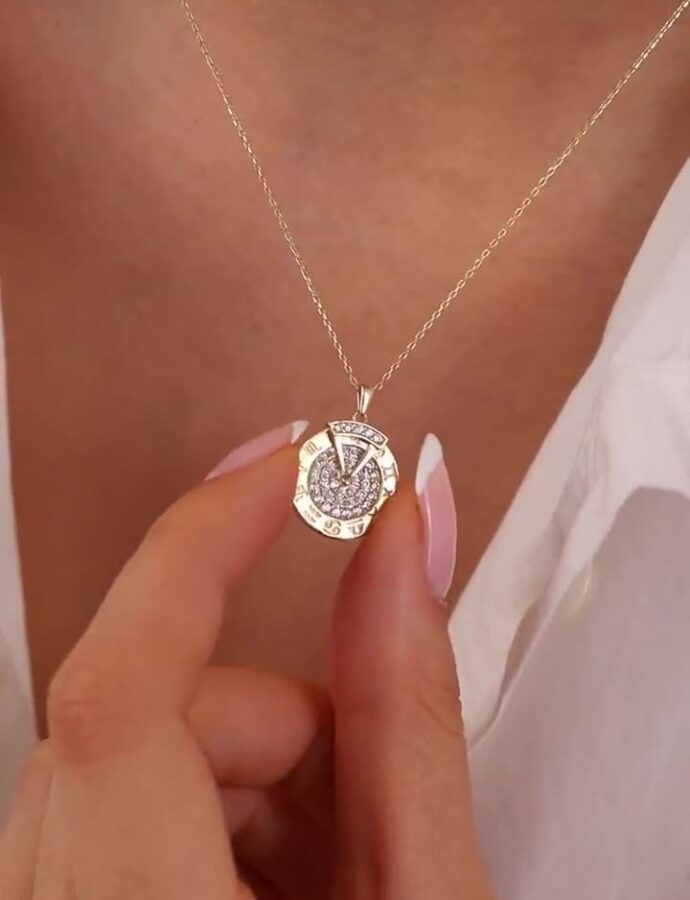 Stellar Shopping: The Most Beautiful Astrological Jewelry of the Moment